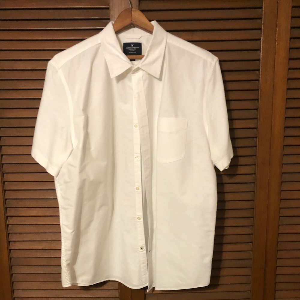 American Eagle Short Sleeve Button Up. Reg Fit. Size XL.